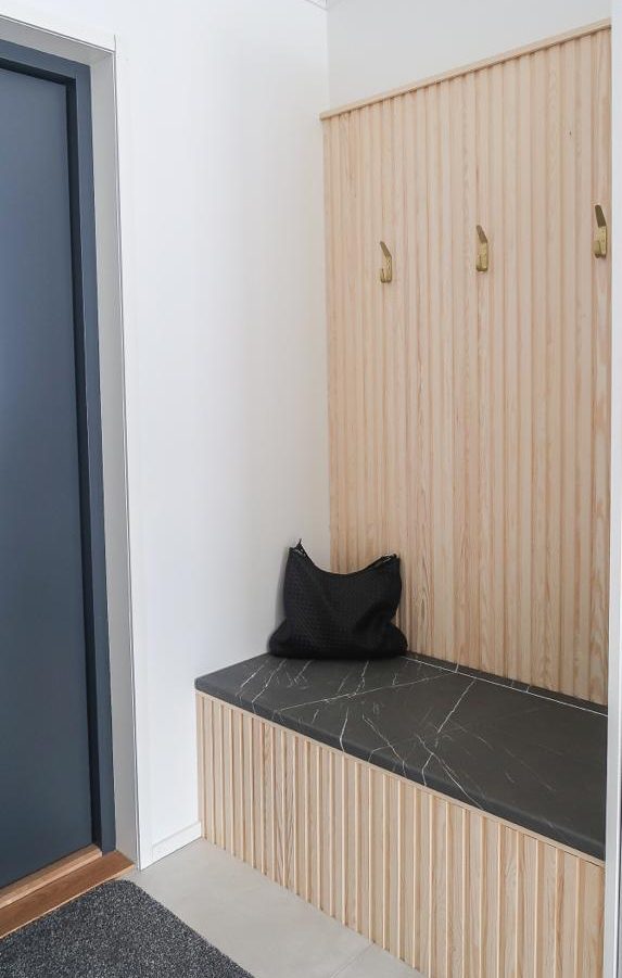 Eteisen syvennyksen säilytysratkaisu