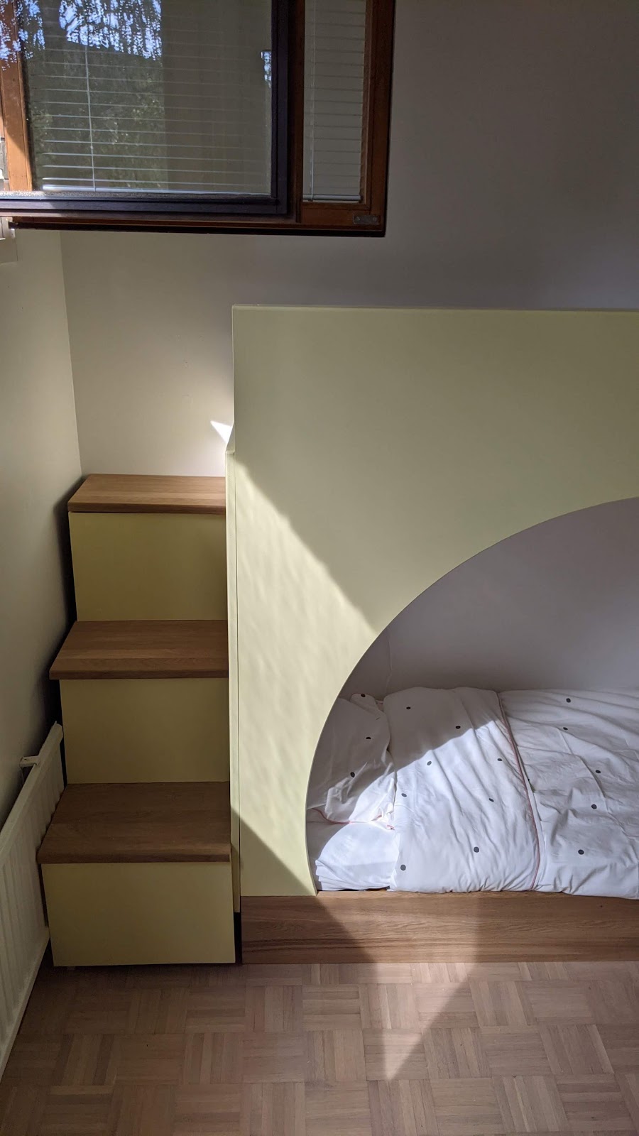 Sänky tyttärelleni