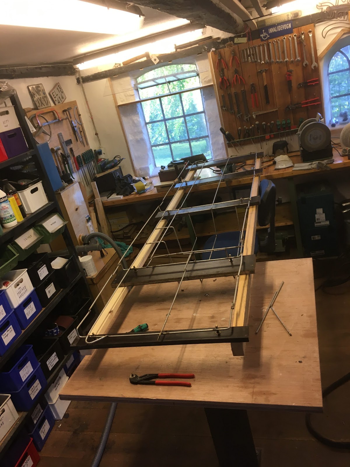 Ulkokeittiön pöytä