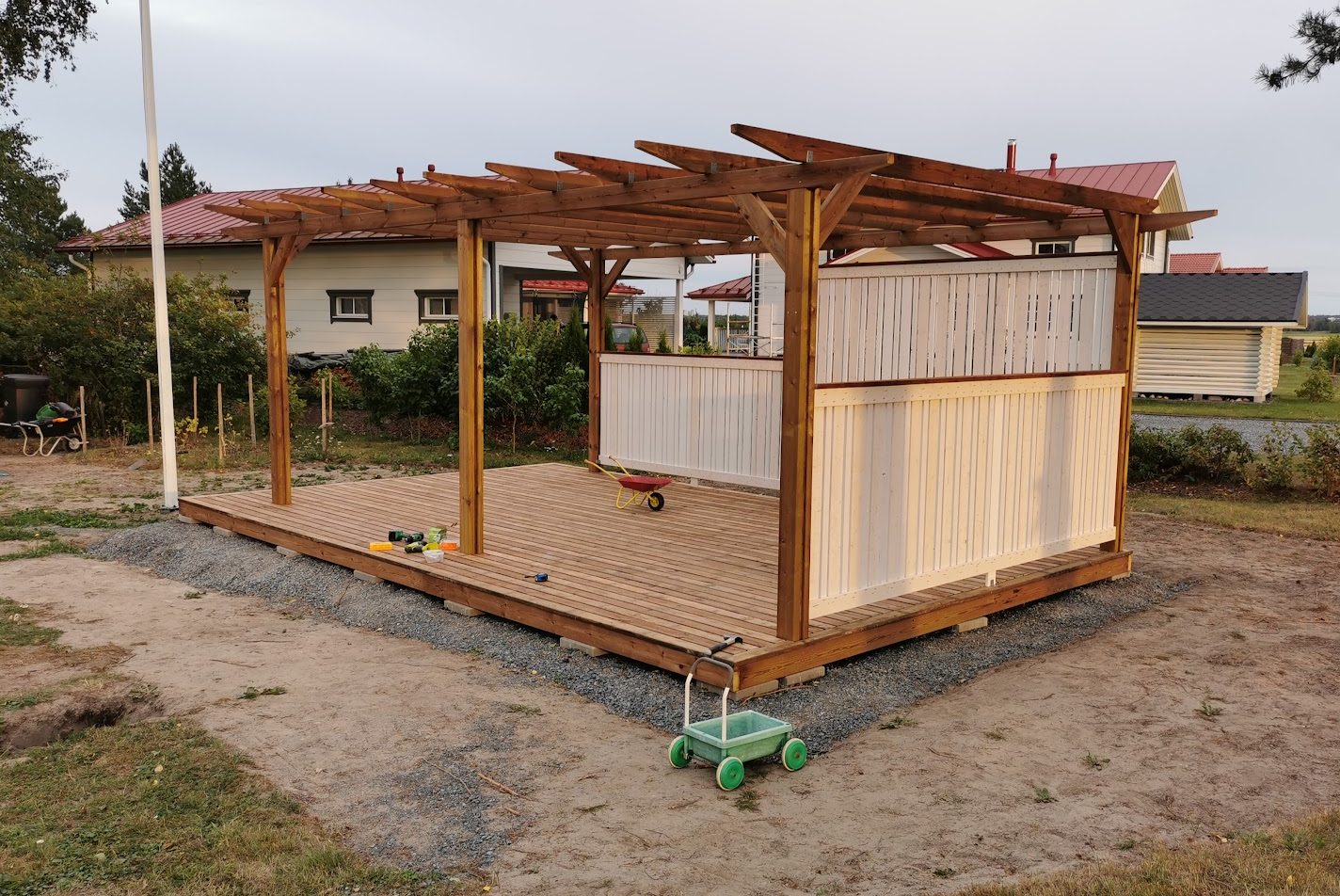 Pergola tyhjästä