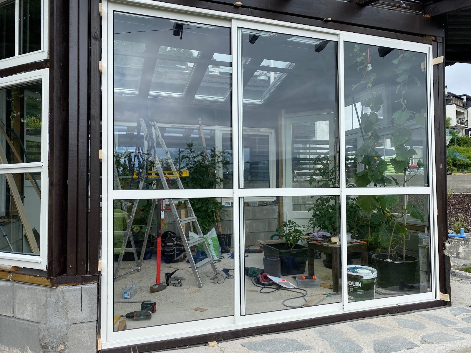 Kasvihuone kierrätysmateriaaleista