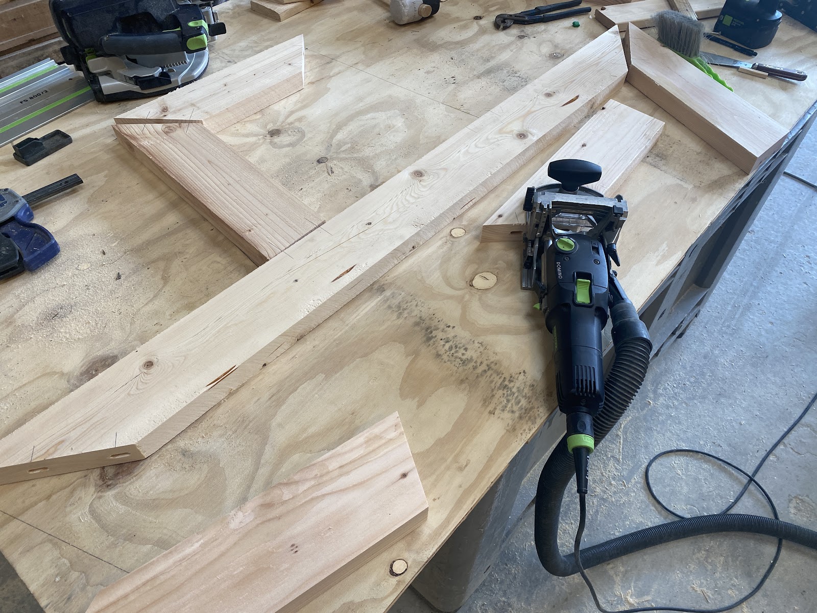 Kaksipuolinen penkki