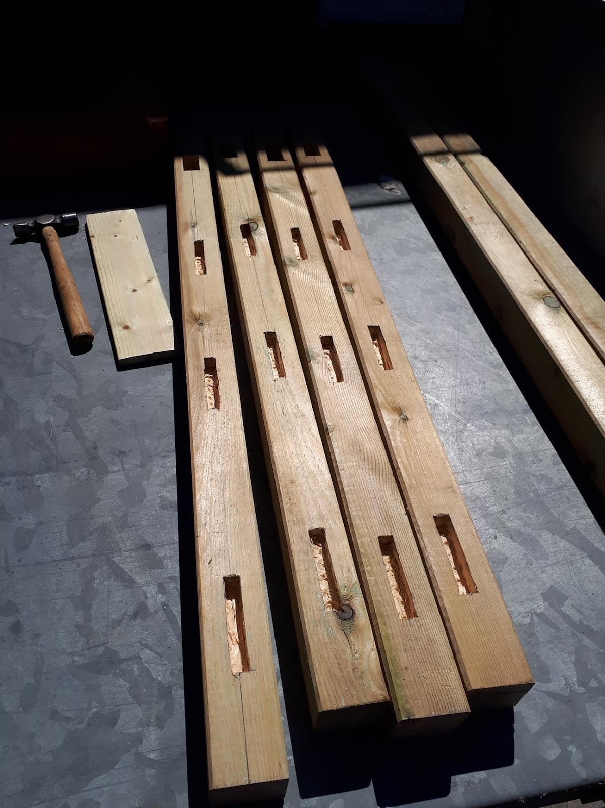 Uudet puutarhan portit