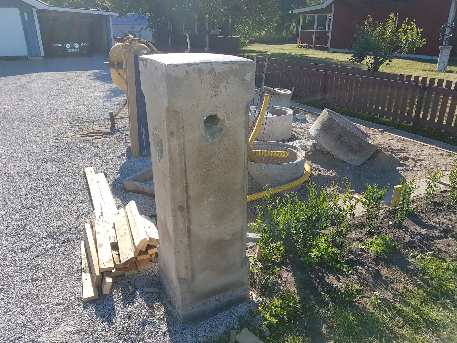 Sisäänkäyntipylväät sisäänrakennetulla valaistuksella