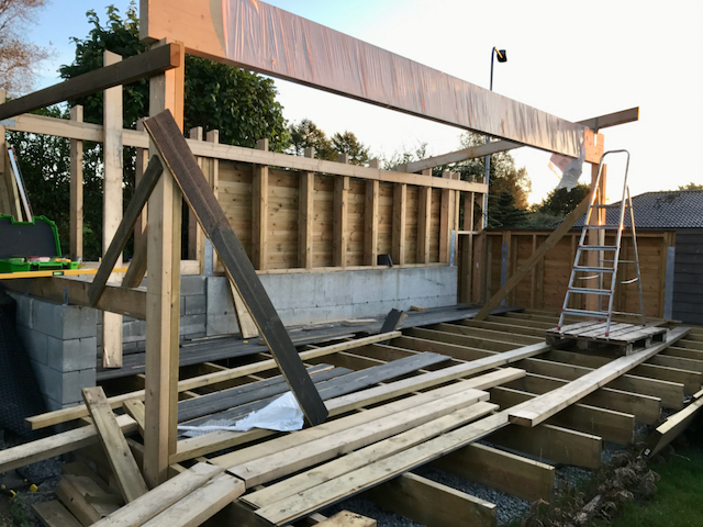 Ulkorakennus juhlia ja musiikkia varten