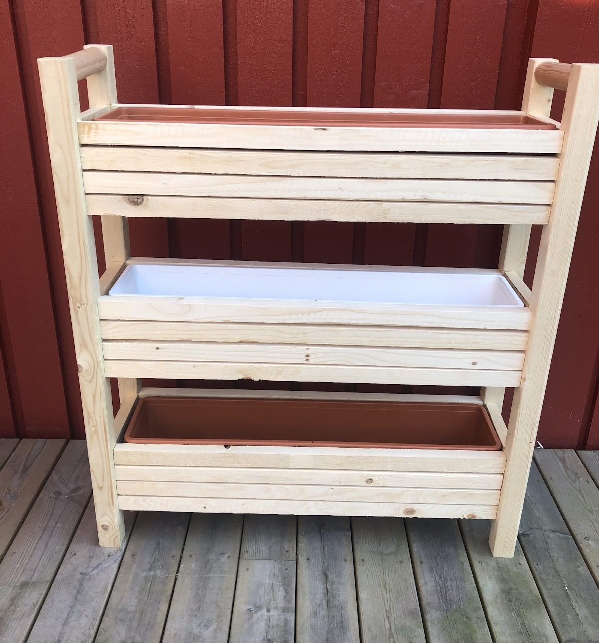 Kolmikerroksinen istutuskone