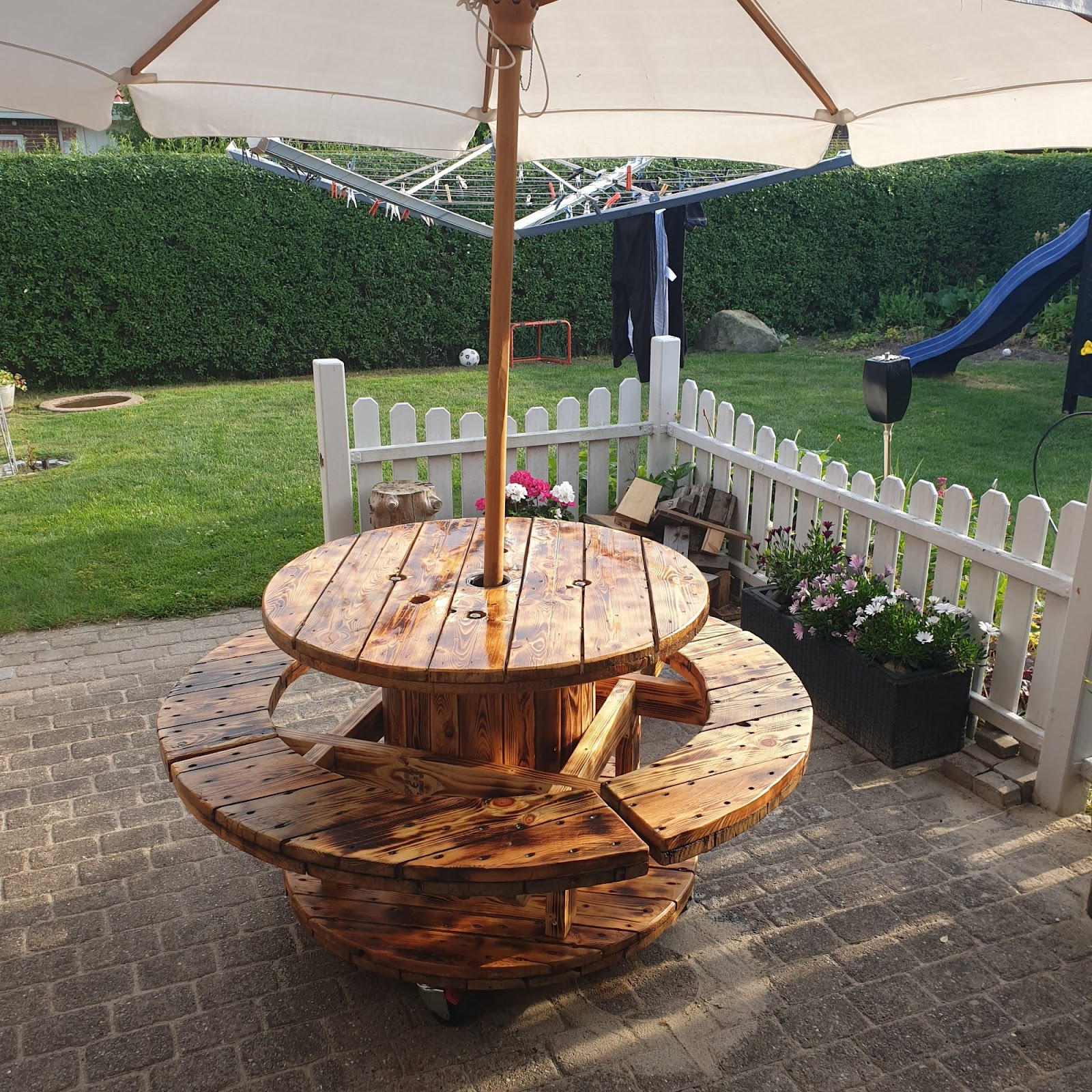 Piknikpöytä lastenlapsille