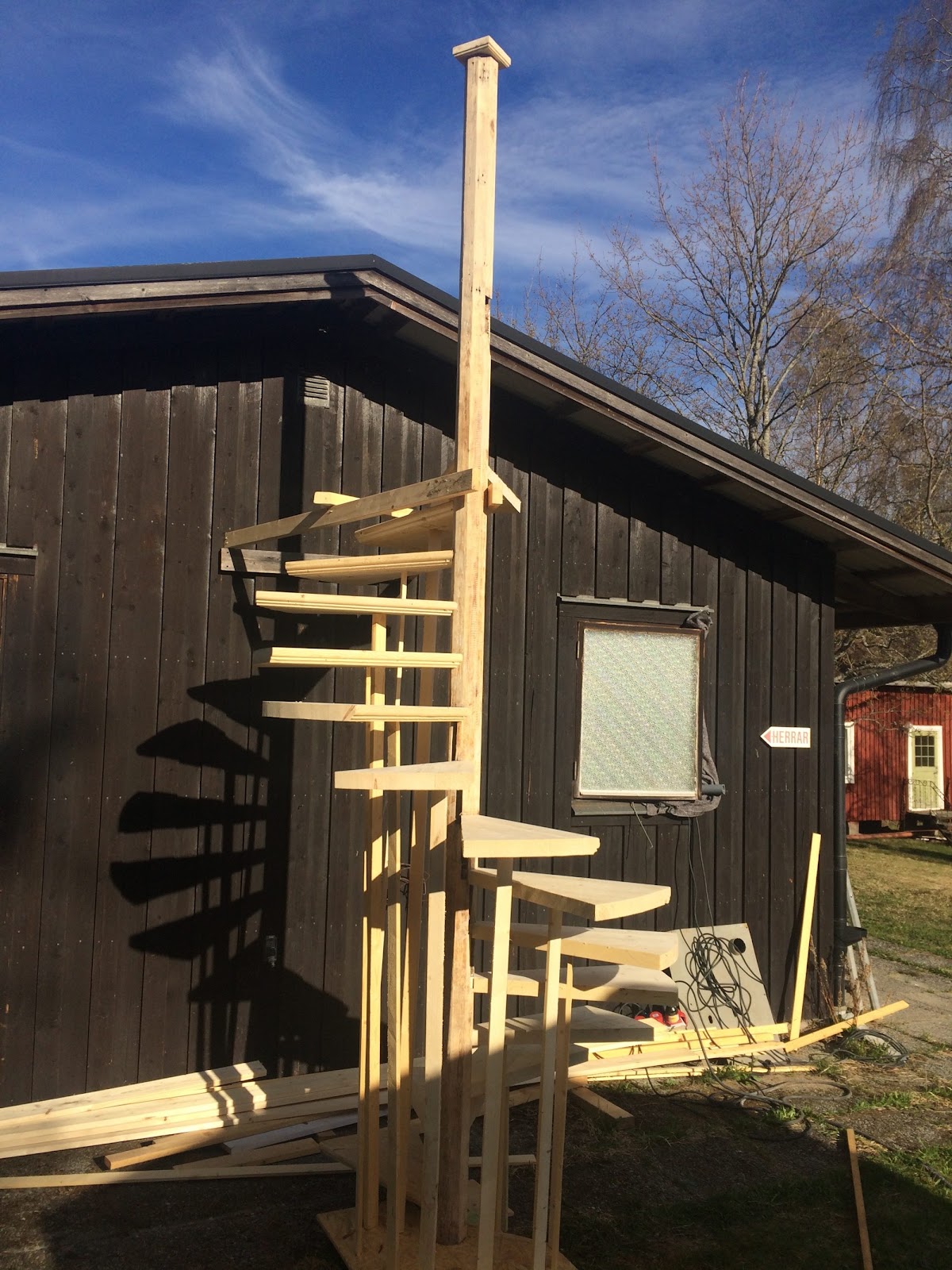 Puiset kierreportaat