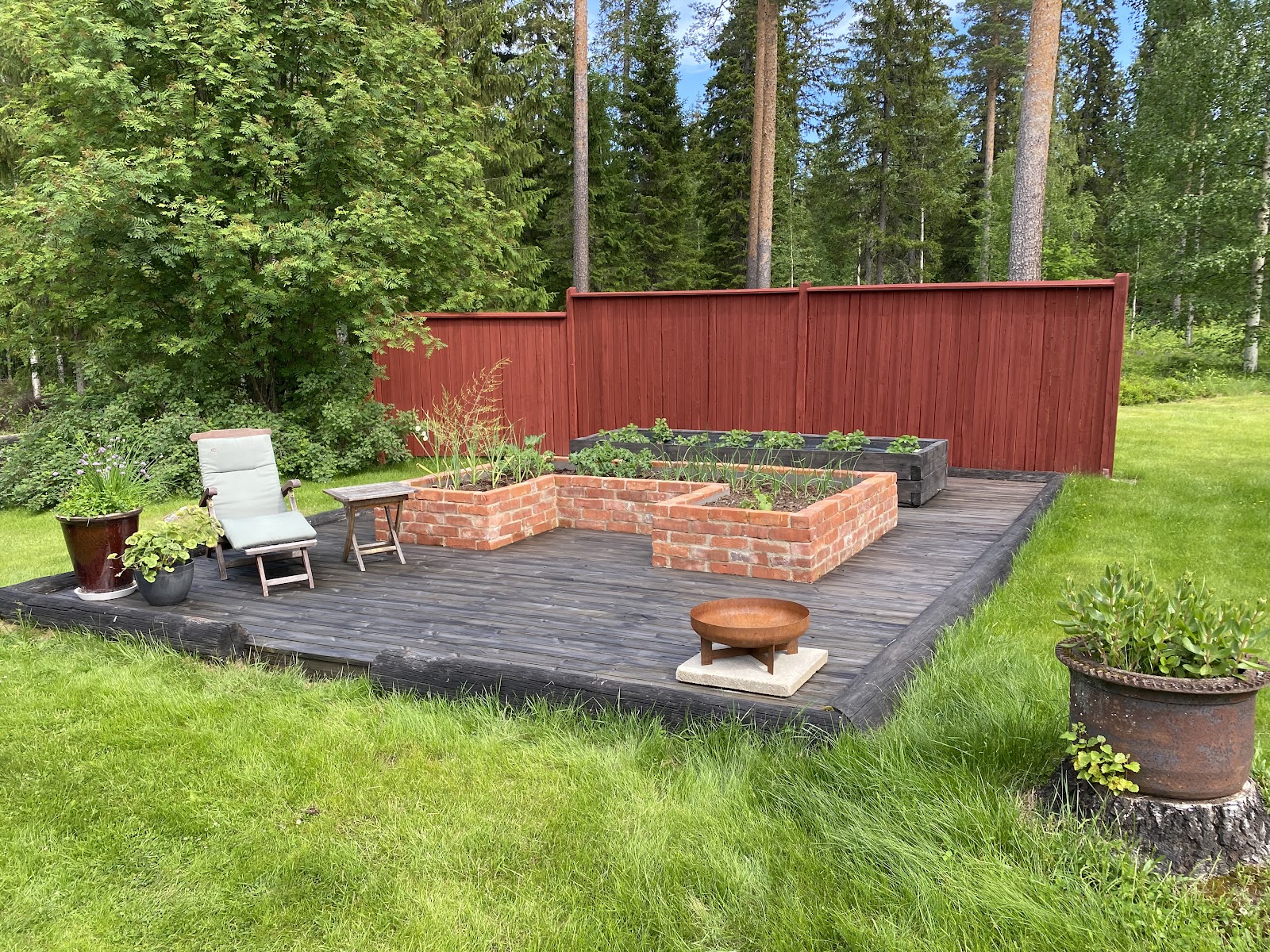 Kasvimaa kierrätysmateriaalista