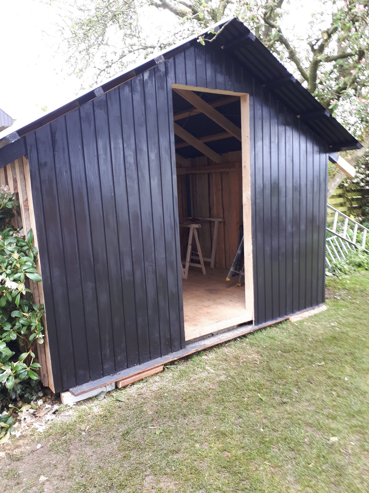 Puutarhavaja puutarhakalusteita varten