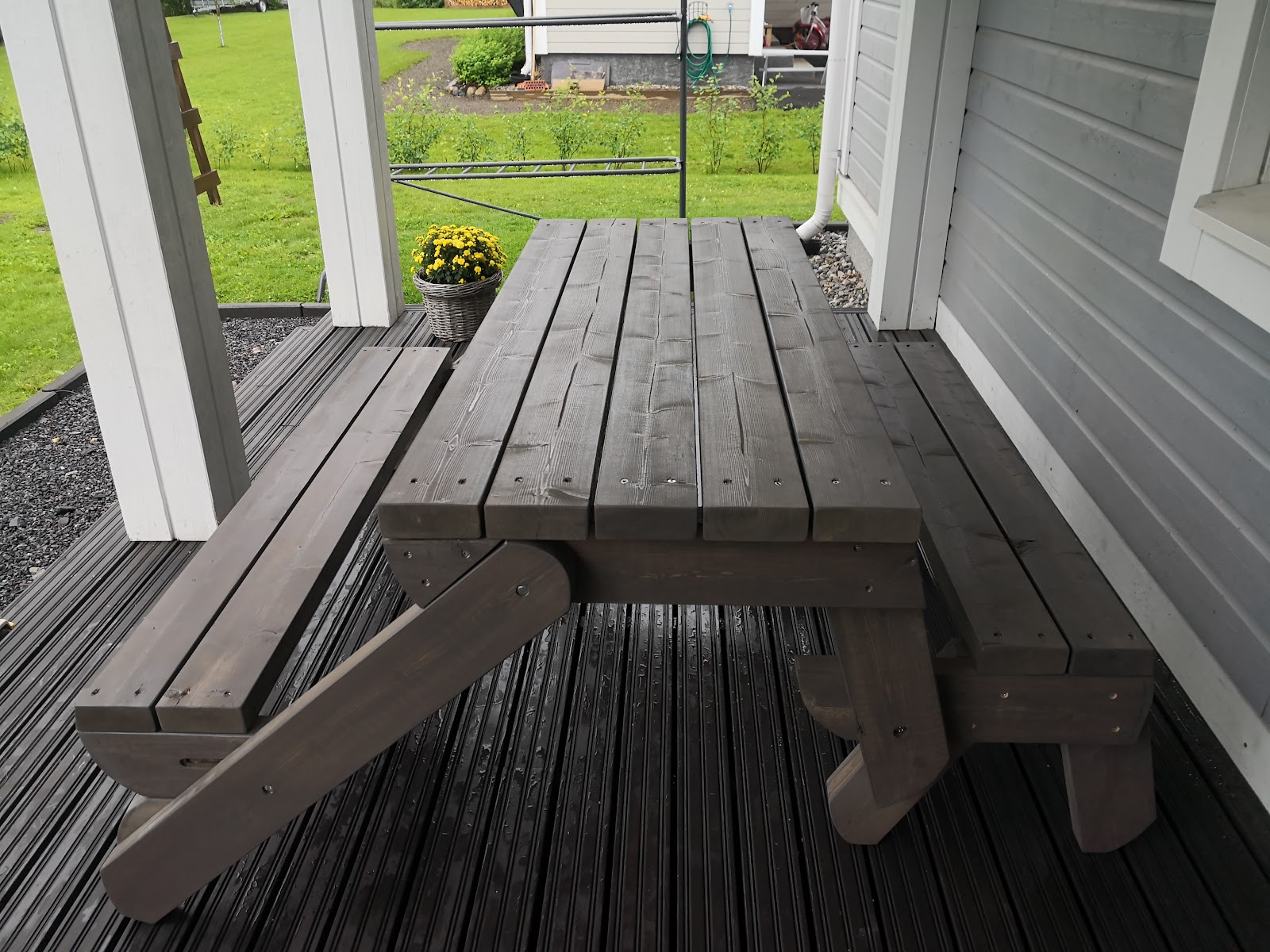 Kuistin pöytä/penkki