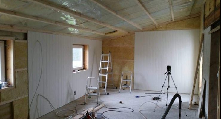 Laajennus ja katettu sisäänkäynti