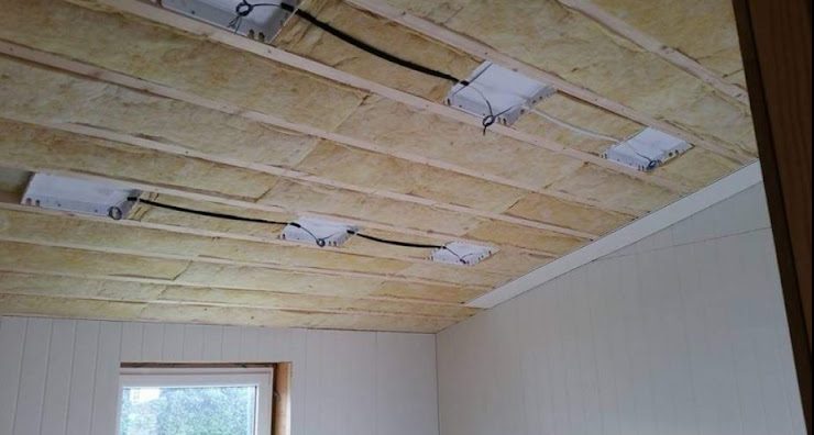 Laajennus ja katettu sisäänkäynti