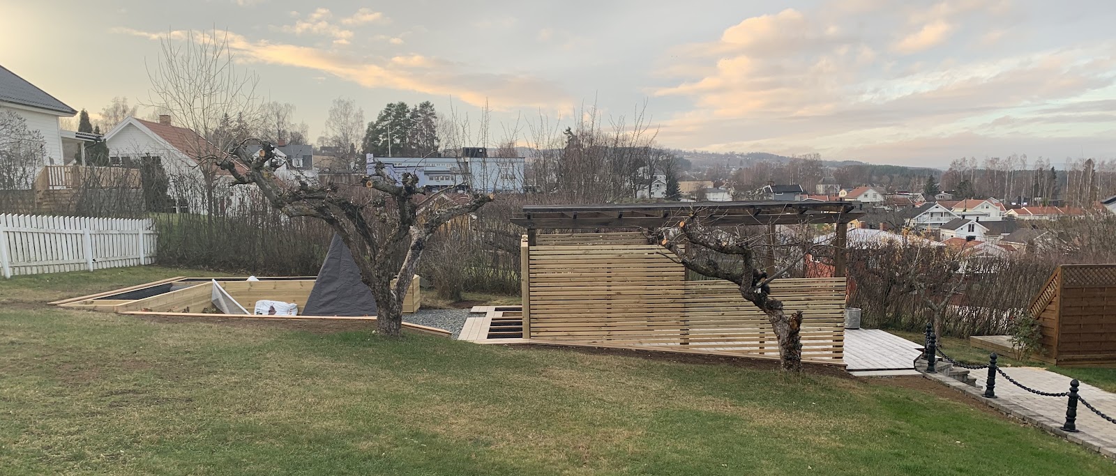 Pergola / keittiöpuutarha