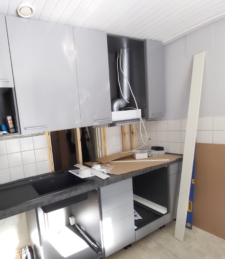 Oikeaoppinen liesituuletinkaappi