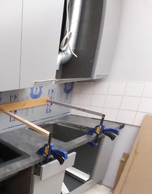 Oikeaoppinen liesituuletinkaappi