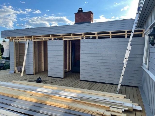 Ny terrasse, depotrum og lysthus