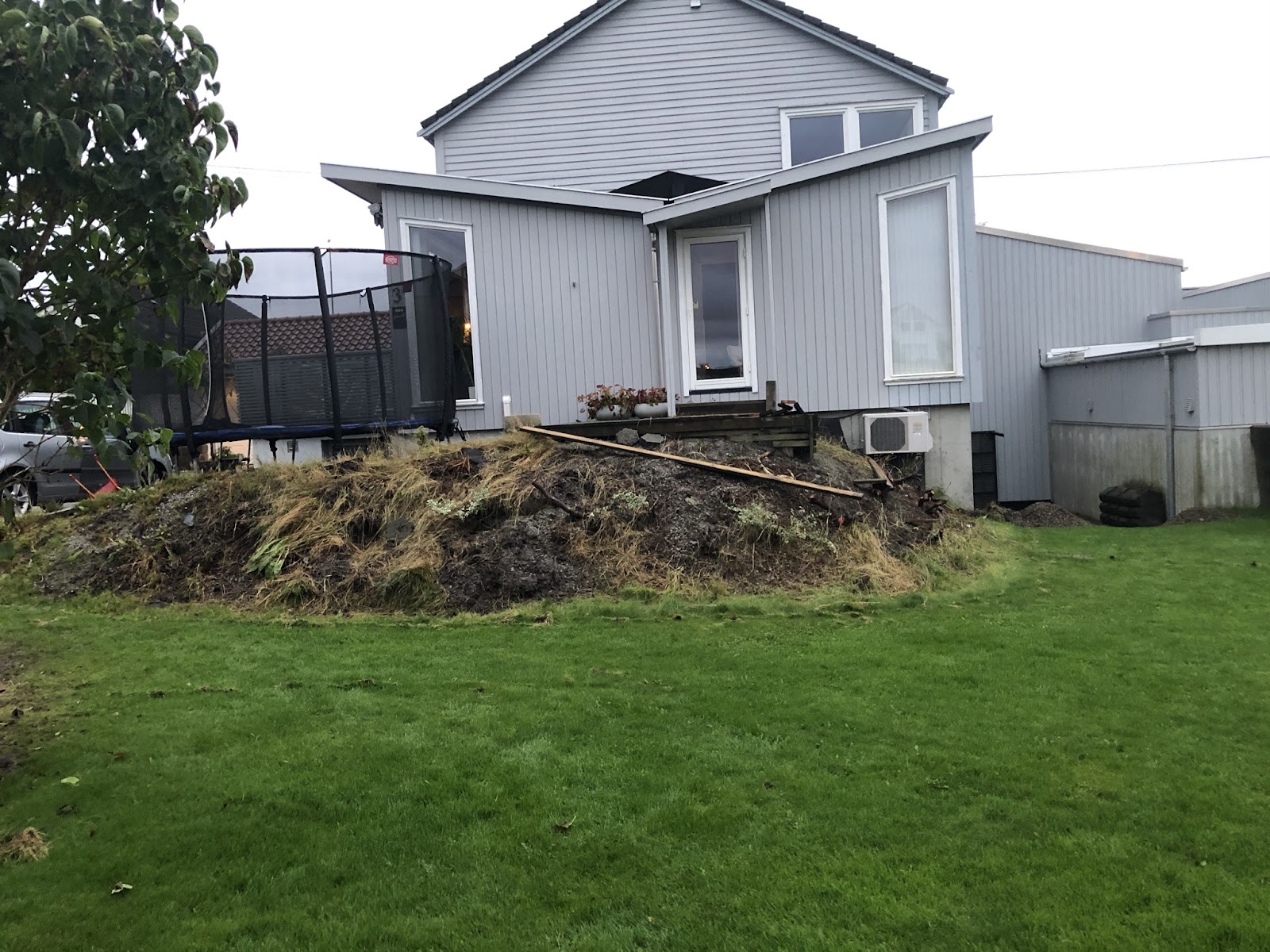 Hageprosjekt med platting og trapp