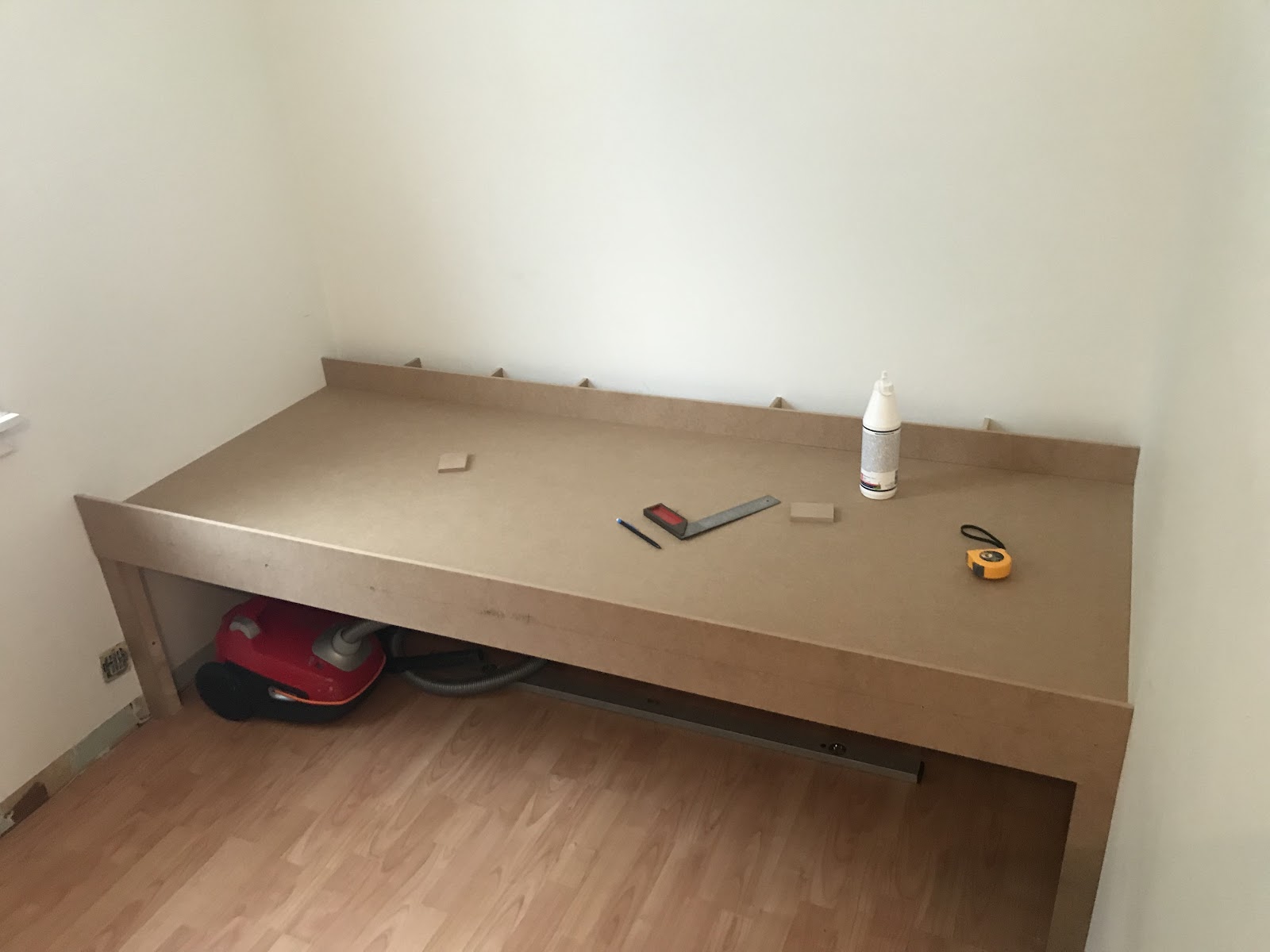 Kompakt køyeseng/sofa