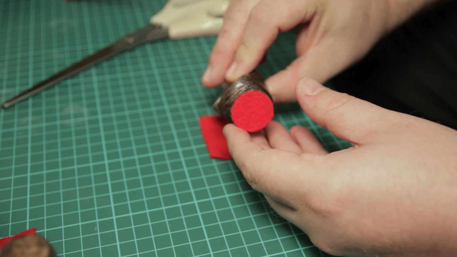 Mønstret kryssfiner sjakksett