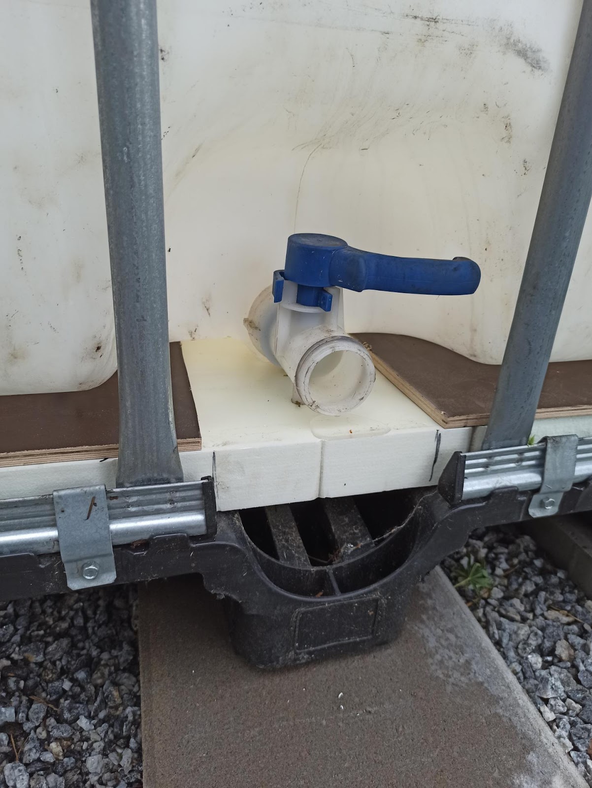 Badestamp i vanntank