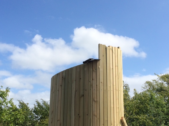 Vår runde utendørs dusj