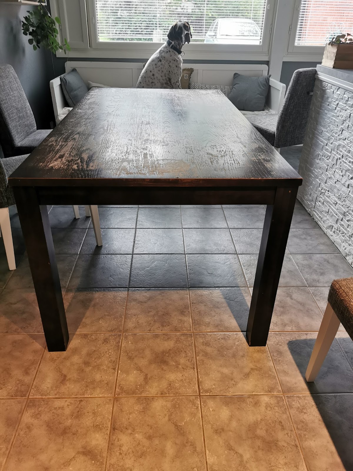 Spisebord av gammel dør