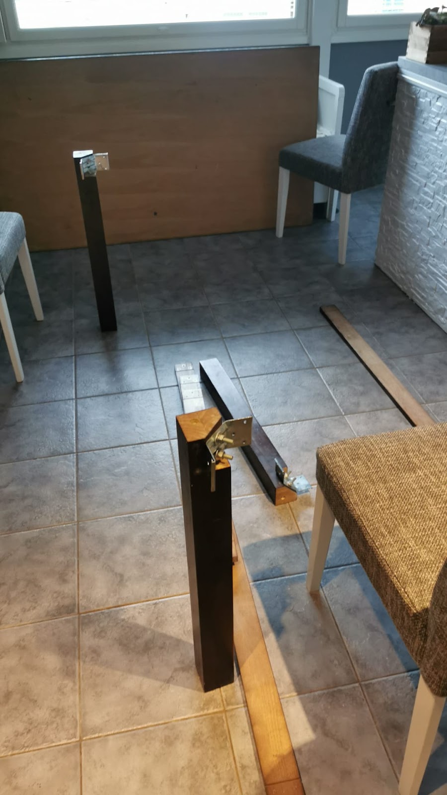 Spisebord av gammel dør