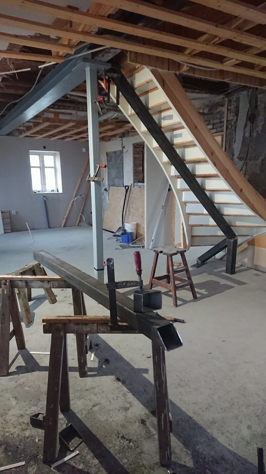 En trapp med gjennomsiktighet og en flørt med havet