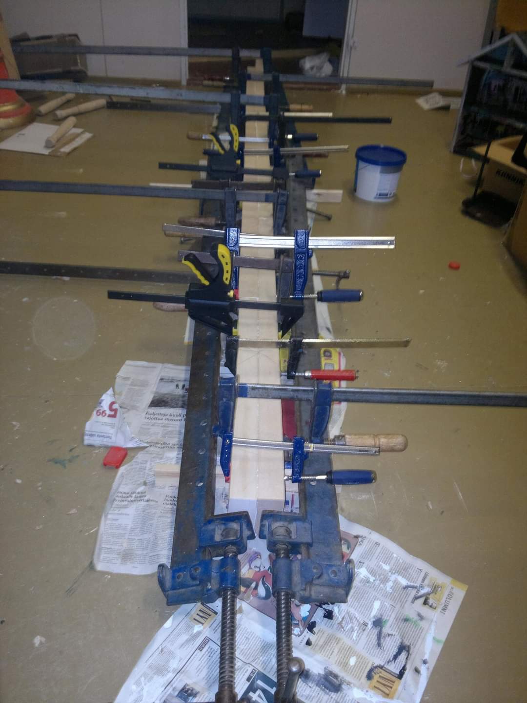 Bord og benk av kraftige planker