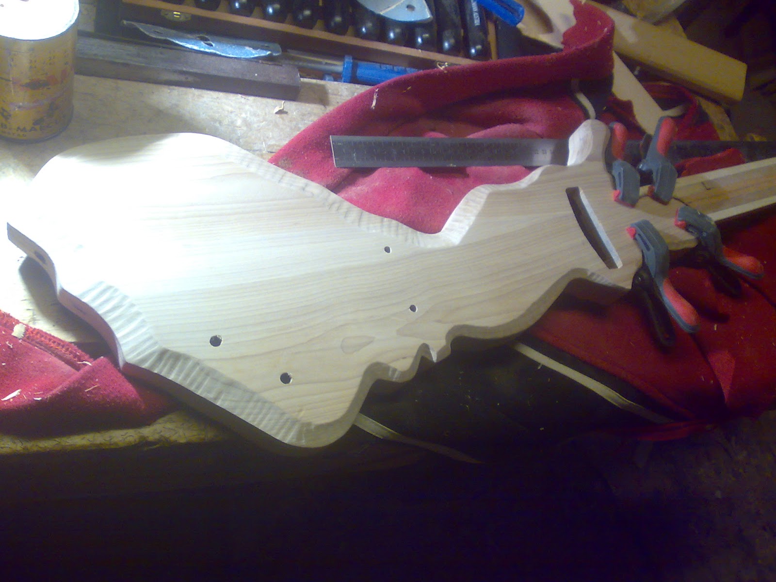 Firestrengs gitar med elgmotiv