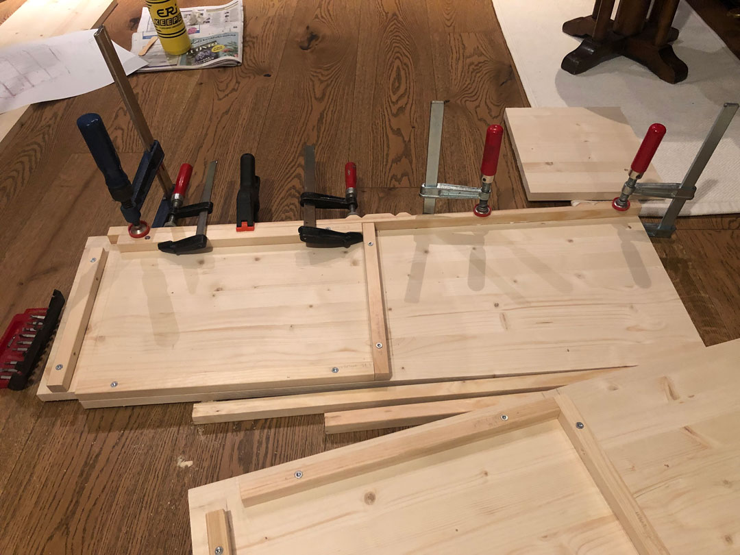 Bokhylle fra gulv til tak