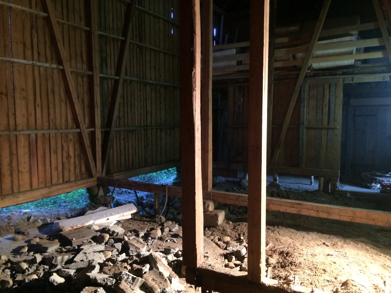 Stall i gammel låve