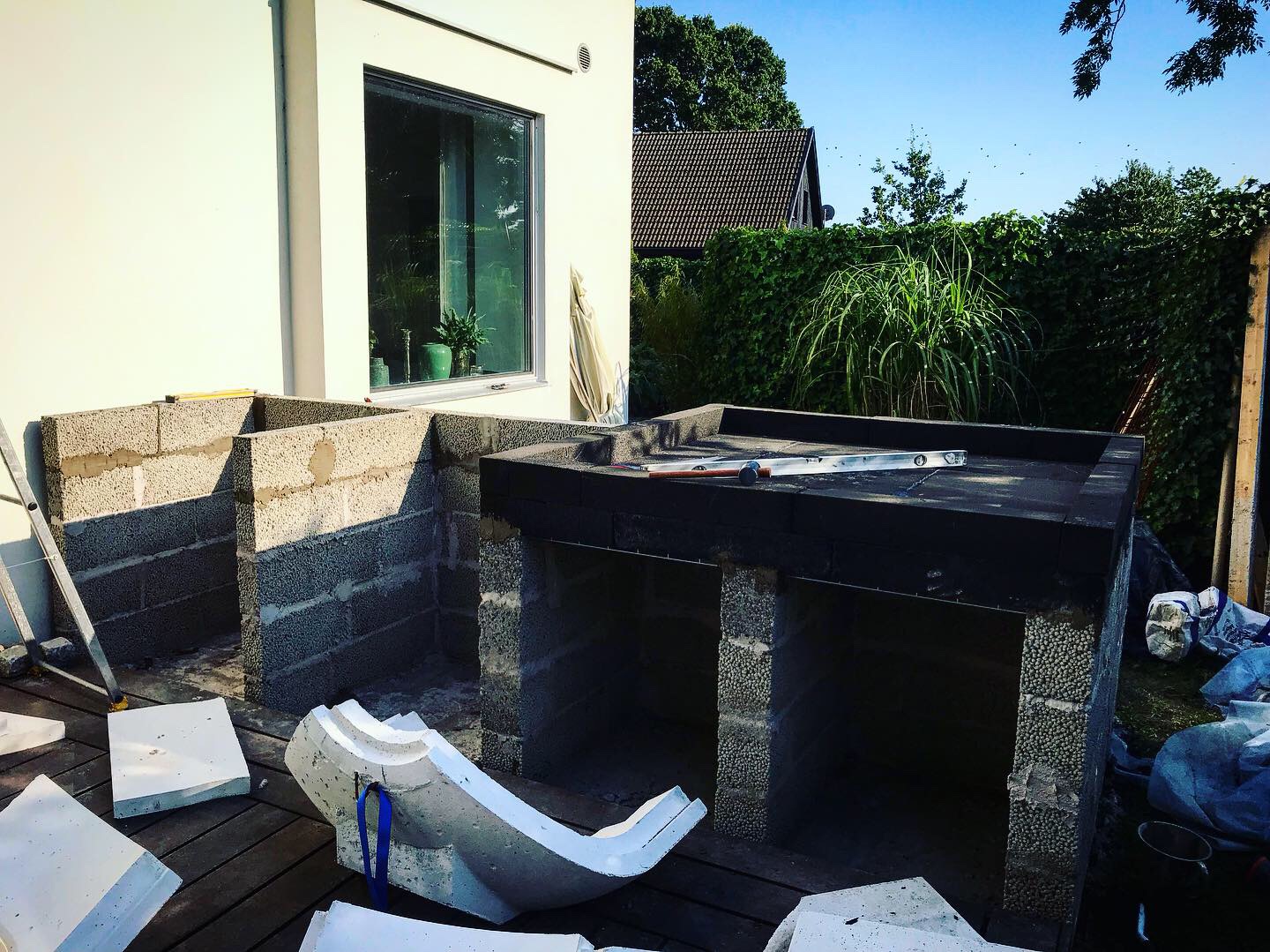 Unik pizzaovnskonstruksjon med glasstak