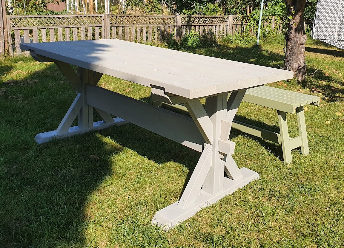 Fint bord til uteplass
