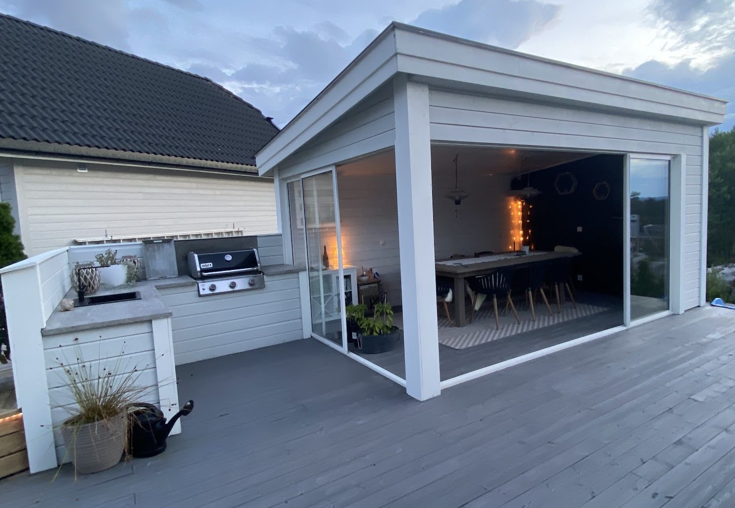 Utestue og utekjøkken