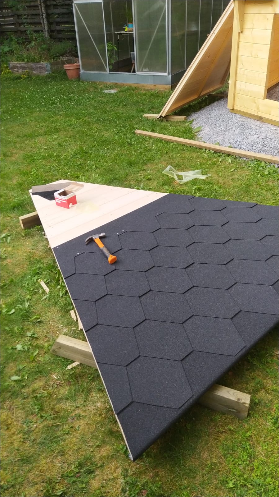 Grillhytte med pyramidetak