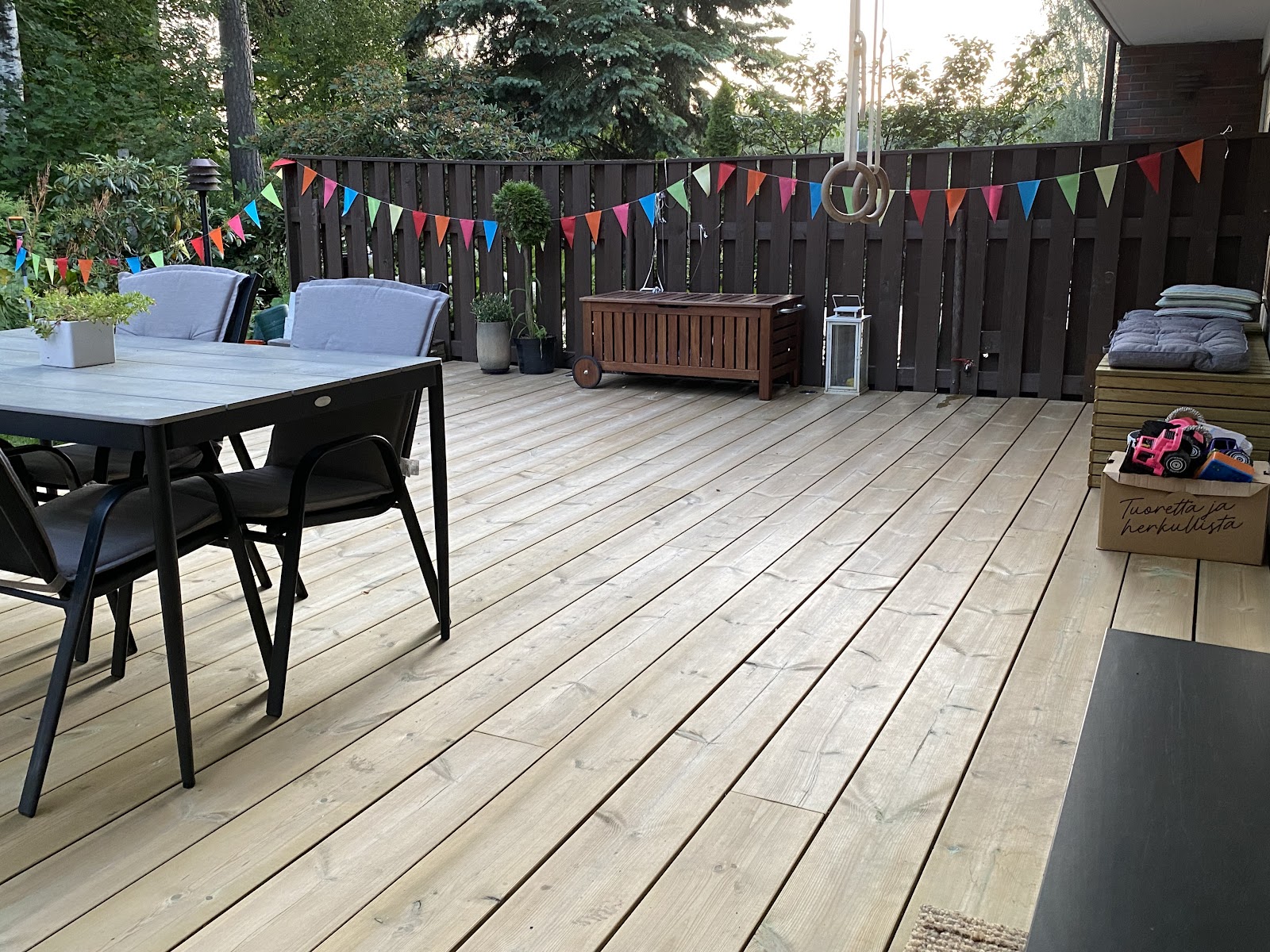 Terrasse med smart oppbevaring