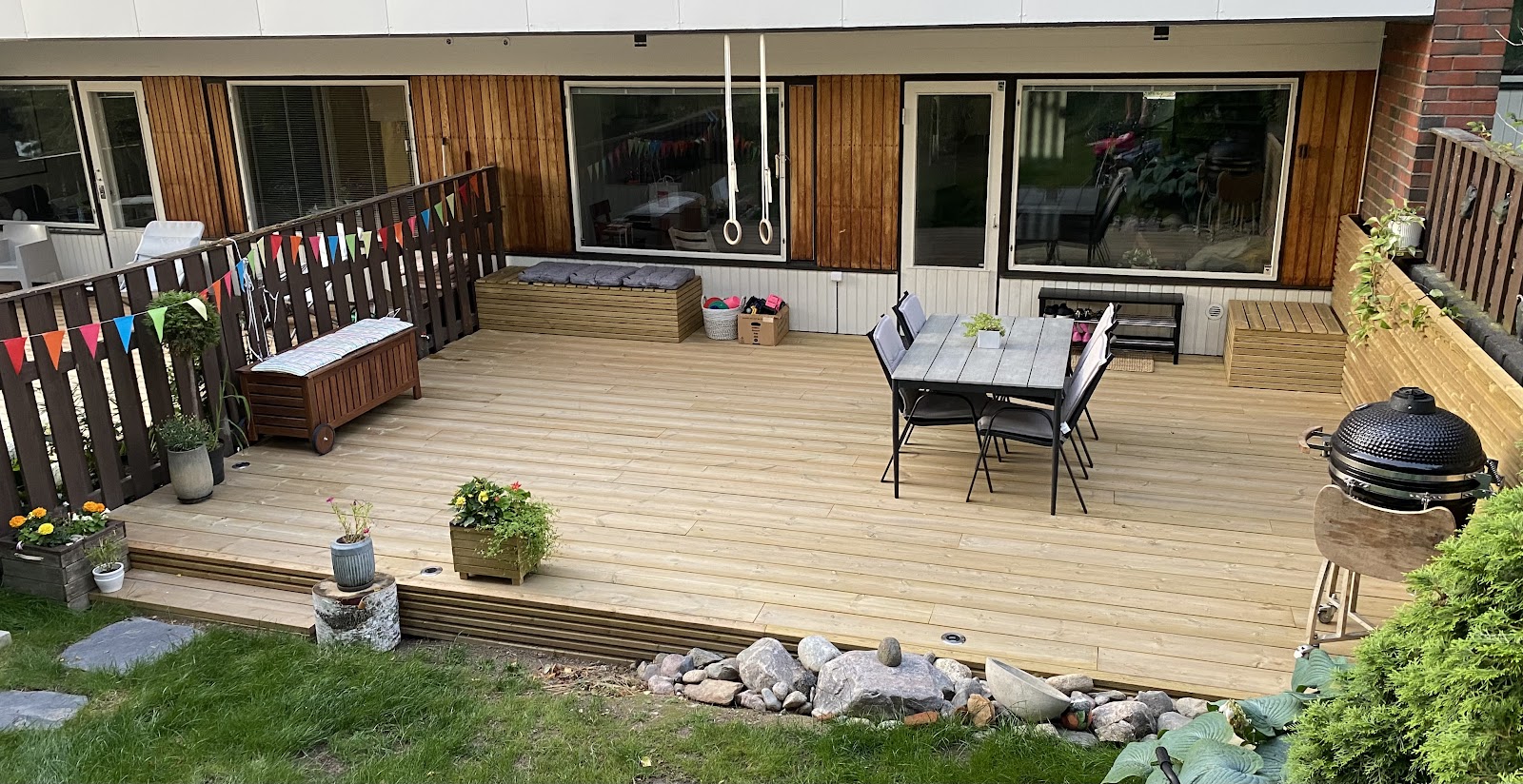 Terrasse med smart oppbevaring