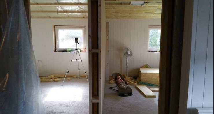 Tilbygg og overbygd inngangsparti