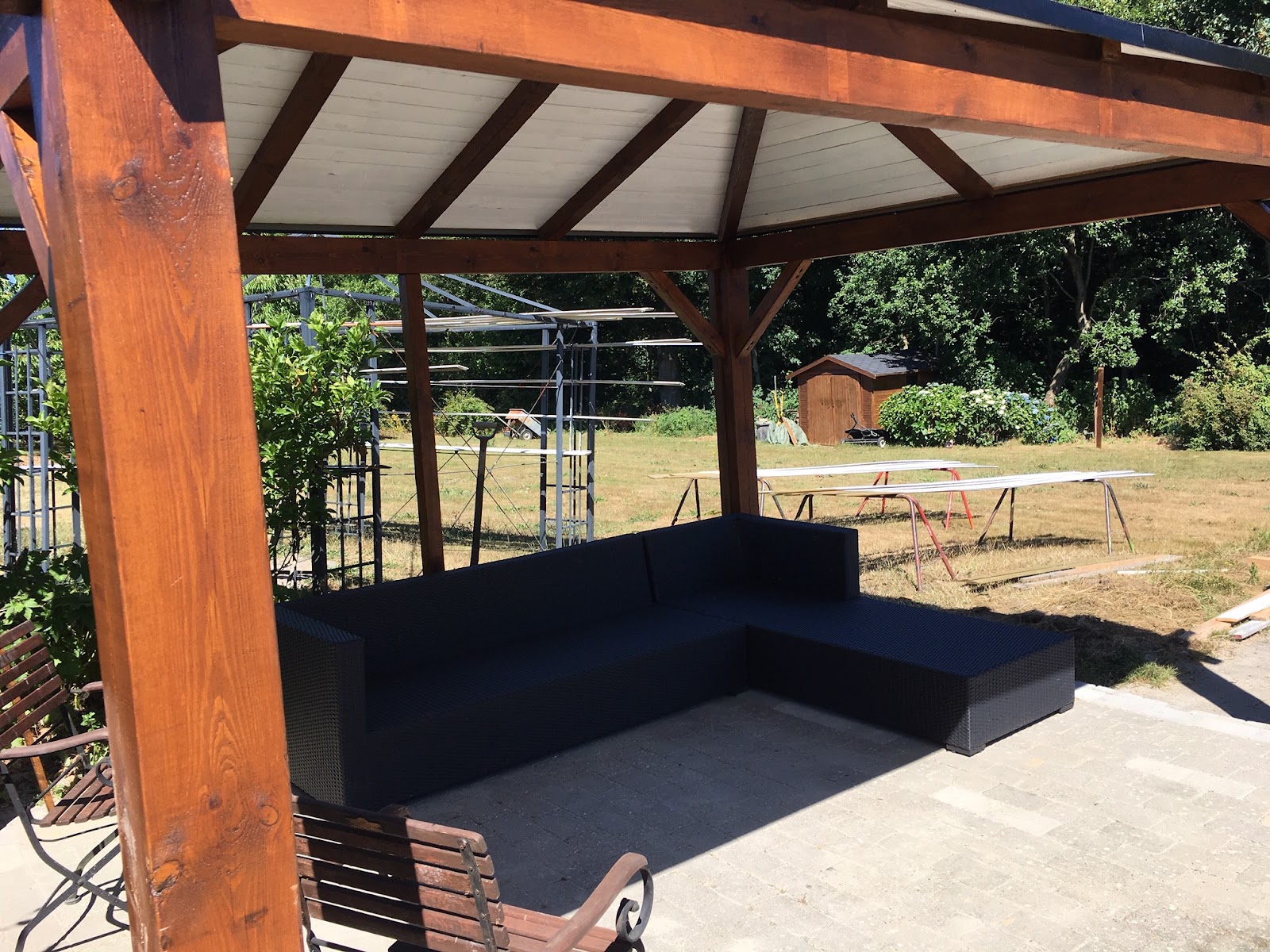 Paviljong til asfaltert terrasse