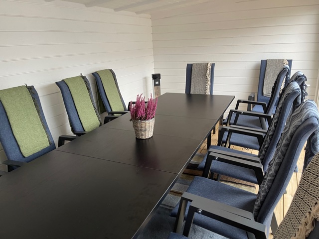 Ny terrass, förråd och lusthus