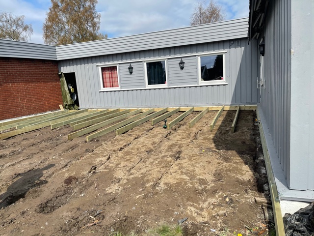 Ny terrass, förråd och lusthus