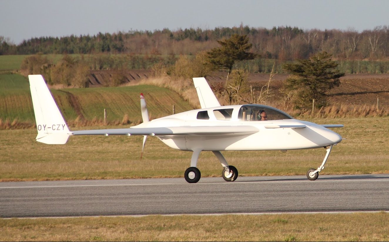 Självbyggt flygplan