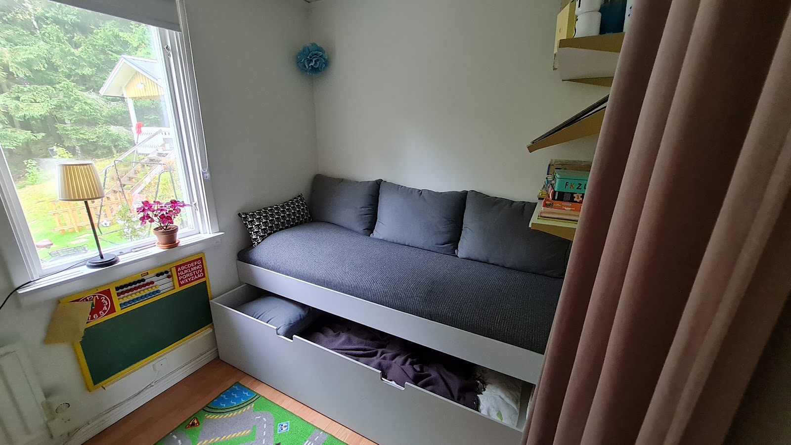 Kompakt våningssäng/soffa