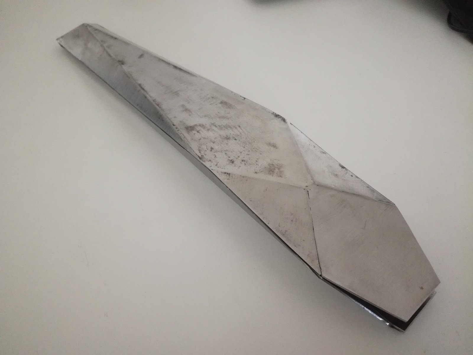 Soffbord med svetsade ben