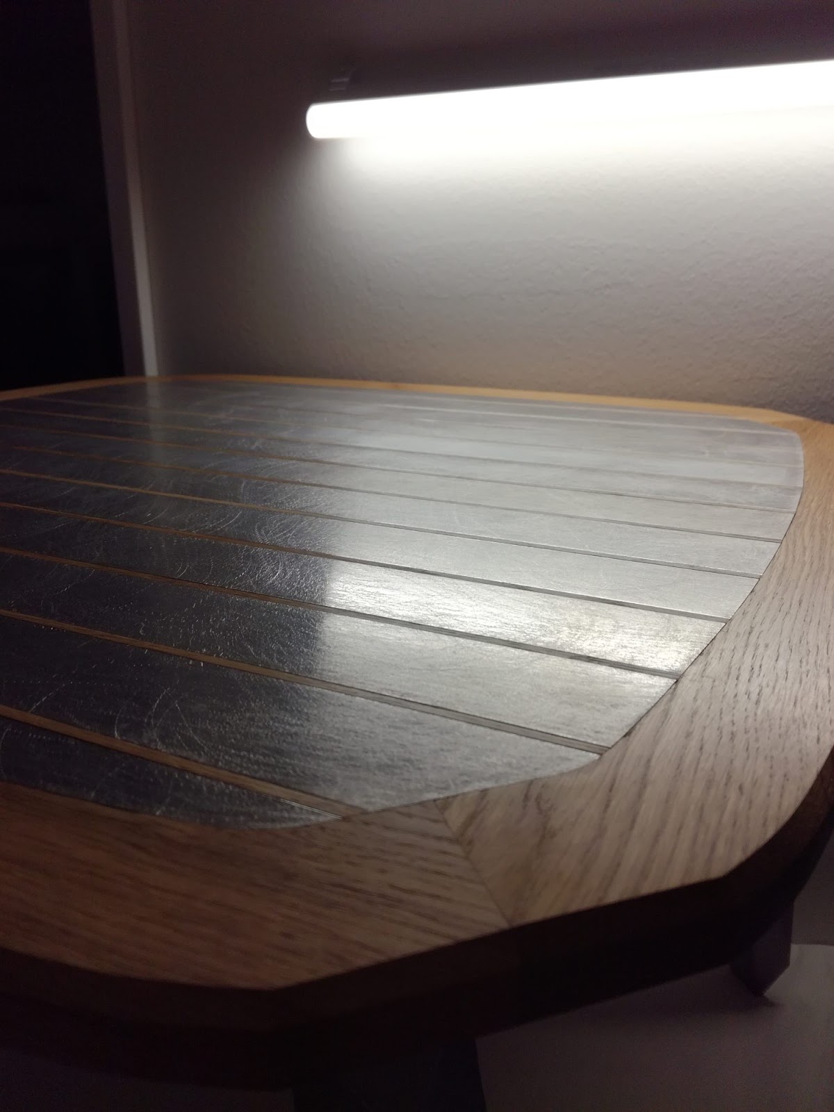 Soffbord med svetsade ben