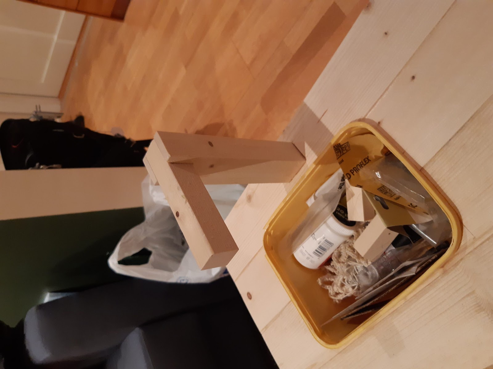 Hemmabyggt leksakskök