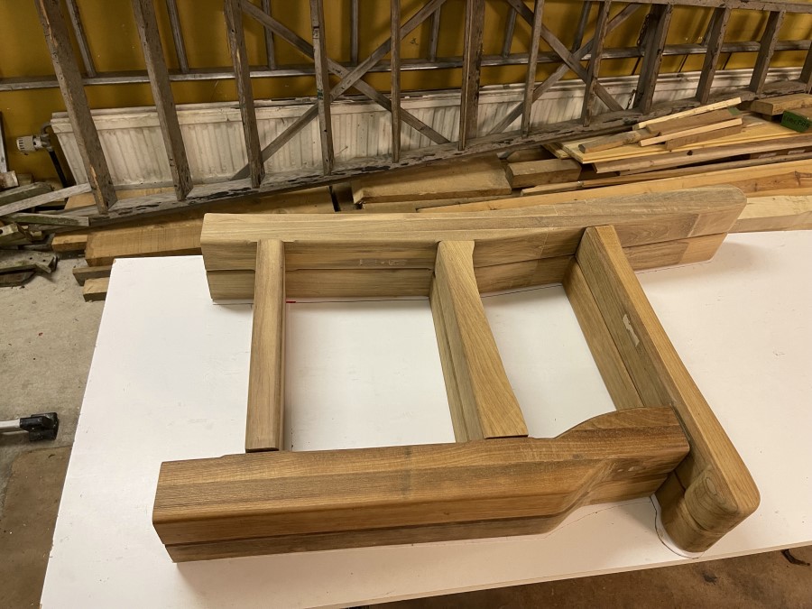 Engelsk parkbänk i teak