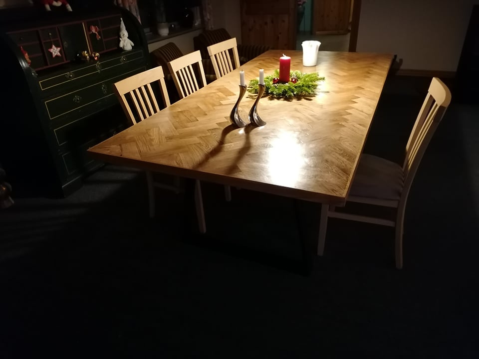 Hemlagat fiskbensbord